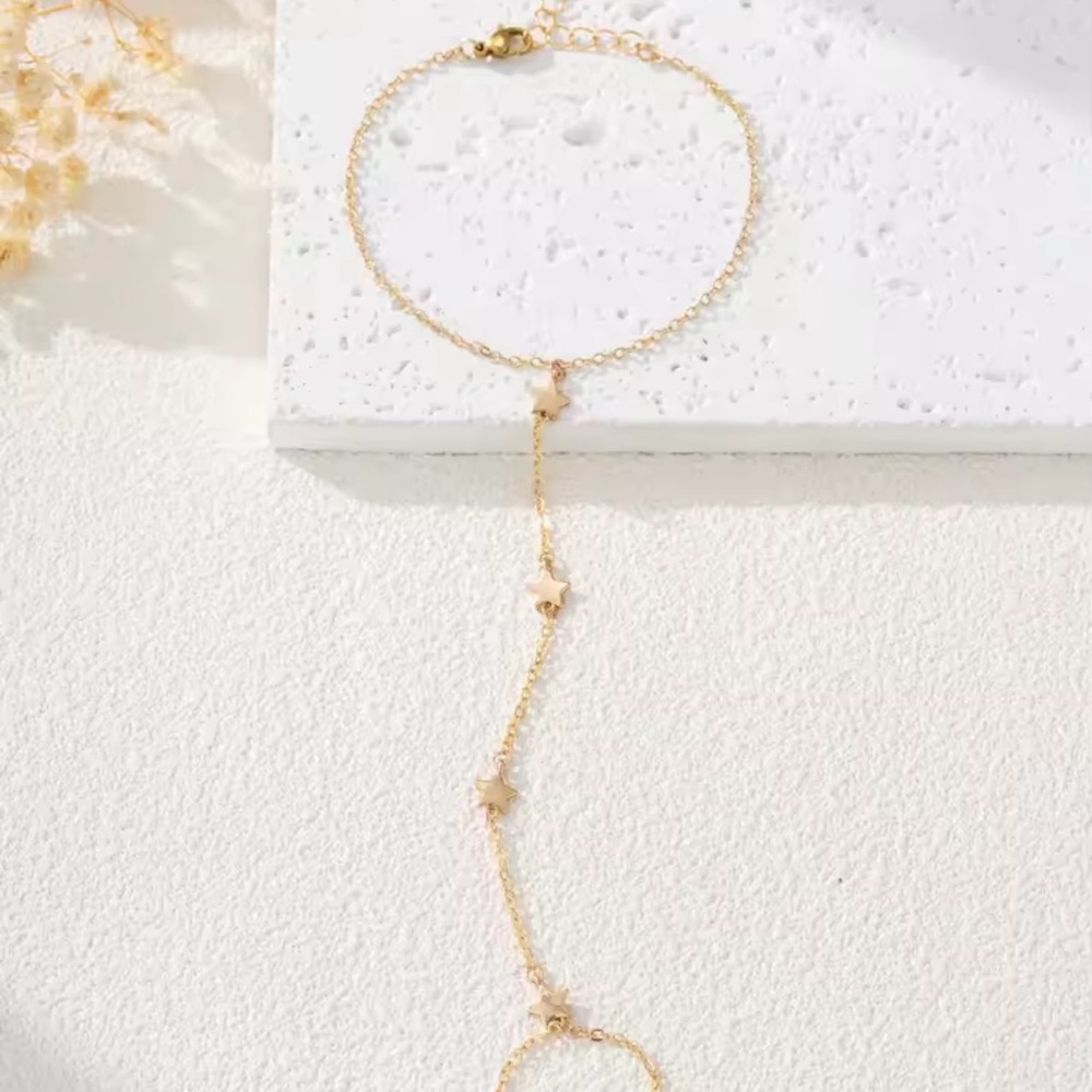 Delicate Gold Star Hand Chain ring Bracelet - Picture 5 of 5